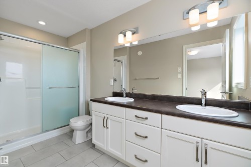 8707 221 Street, Edmonton, AB - Indoor Photo Showing Bathroom