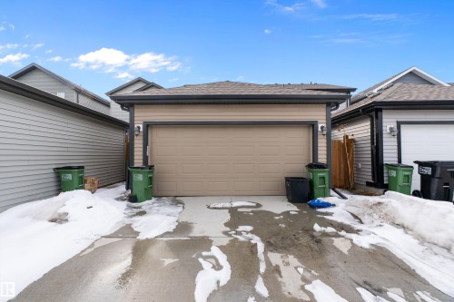 8707 221 Street, Edmonton, AB - Outdoor