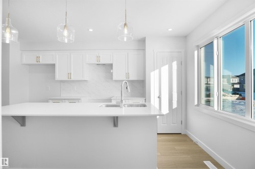 18145 73A Street, Edmonton, AB - Indoor Photo Showing Kitchen With Upgraded Kitchen