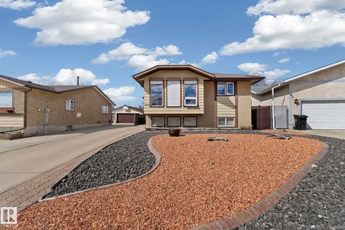 8214 93 Avenue  Fort Saskatchewan, AB T8L 3P1