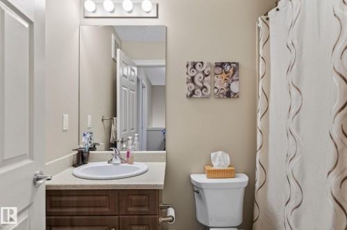 12 655 Tamarack Road, Edmonton, AB - Indoor Photo Showing Bathroom