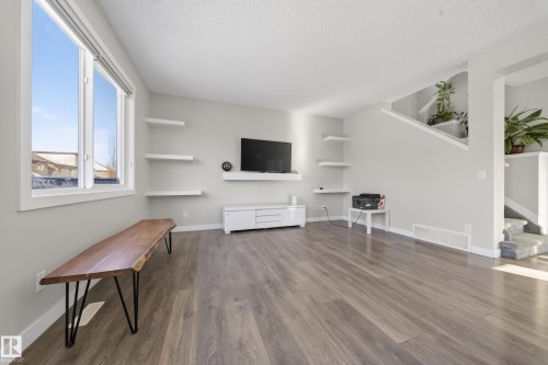 1234 Daniels Crescent, Edmonton, AB - Indoor