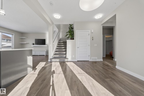 1234 Daniels Crescent, Edmonton, AB - Indoor Photo Showing Other Room