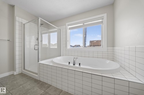 1234 Daniels Crescent, Edmonton, AB - Indoor Photo Showing Bathroom