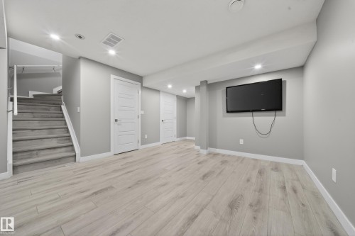 1234 Daniels Crescent, Edmonton, AB - Indoor