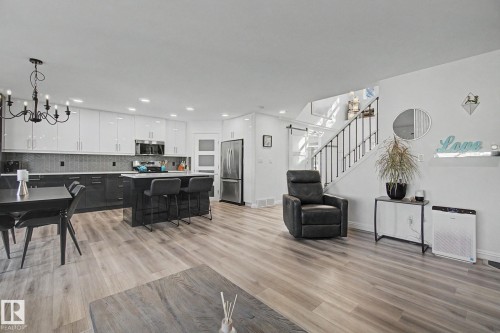 1850 Towne Centre Boulevard, Edmonton, AB - Indoor