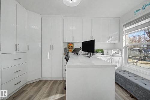 1850 Towne Centre Boulevard, Edmonton, AB - Indoor