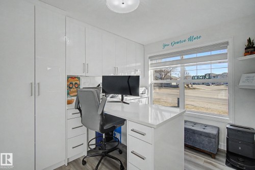 1850 Towne Centre Boulevard, Edmonton, AB - Indoor Photo Showing Office