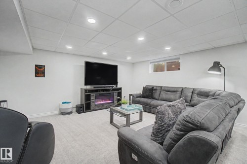 1850 Towne Centre Boulevard, Edmonton, AB - Indoor