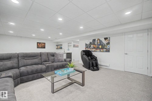 1850 Towne Centre Boulevard, Edmonton, AB - Indoor