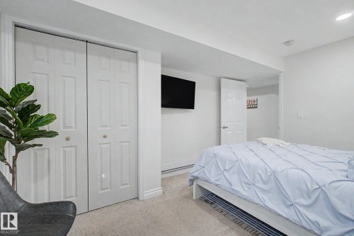 1850 Towne Centre Boulevard, Edmonton, AB - Indoor Photo Showing Bedroom
