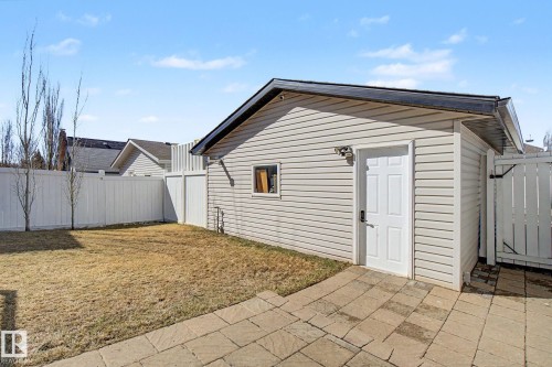 1850 Towne Centre Boulevard, Edmonton, AB - Outdoor