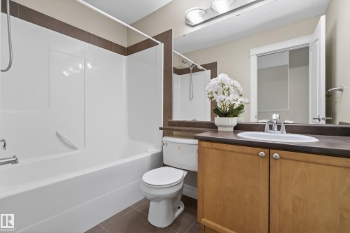 2012 126 Street, Edmonton, AB - Indoor Photo Showing Bathroom