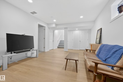 2012 126 Street, Edmonton, AB - Indoor