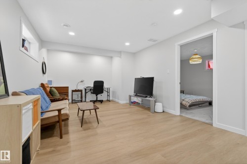 2012 126 Street, Edmonton, AB - Indoor