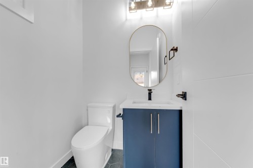 7934 77 Avenue, Edmonton, AB - Indoor Photo Showing Bathroom