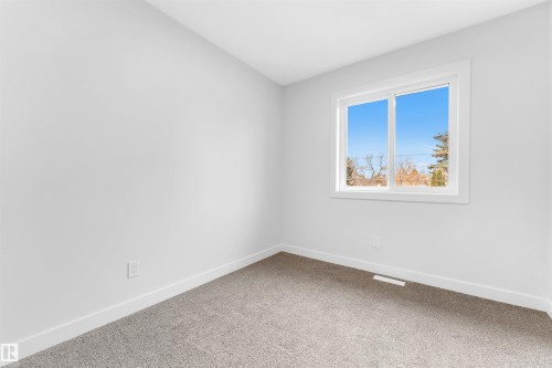 7934 77 Avenue, Edmonton, AB - Indoor Photo Showing Other Room