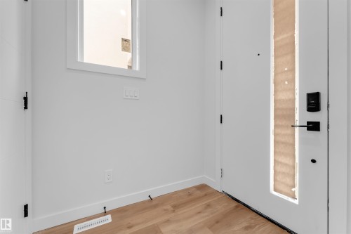 7934 77 Avenue, Edmonton, AB - Indoor Photo Showing Other Room