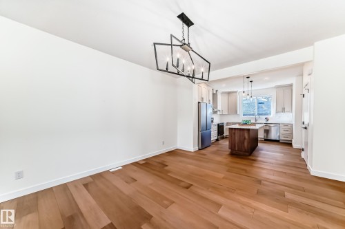 10721 70 Avenue, Edmonton, AB - Indoor