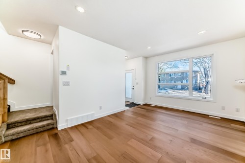 10721 70 Avenue, Edmonton, AB - Indoor Photo Showing Other Room