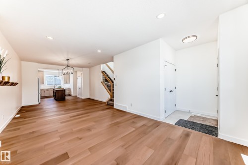 10721 70 Avenue, Edmonton, AB - Indoor