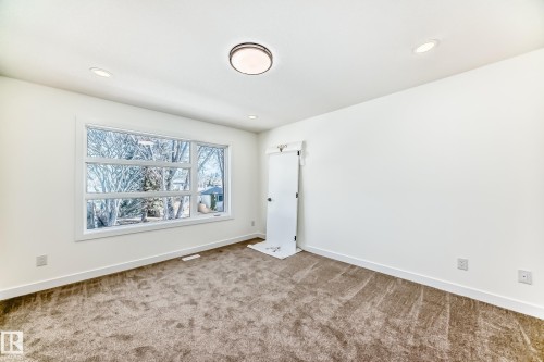10721 70 Avenue, Edmonton, AB - Indoor Photo Showing Other Room