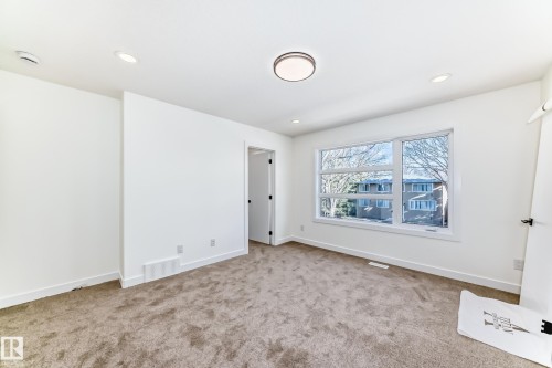 10721 70 Avenue, Edmonton, AB - Indoor Photo Showing Other Room