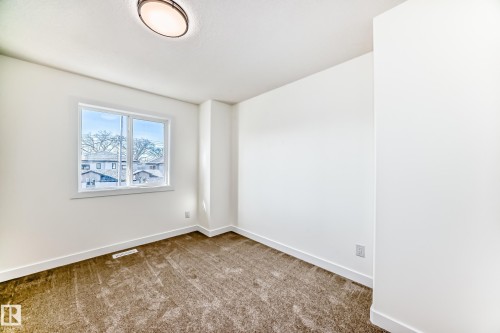10721 70 Avenue, Edmonton, AB - Indoor Photo Showing Other Room