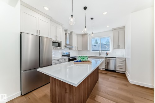 10721 70 Avenue, Edmonton, AB - Indoor Photo Showing Kitchen With Upgraded Kitchen