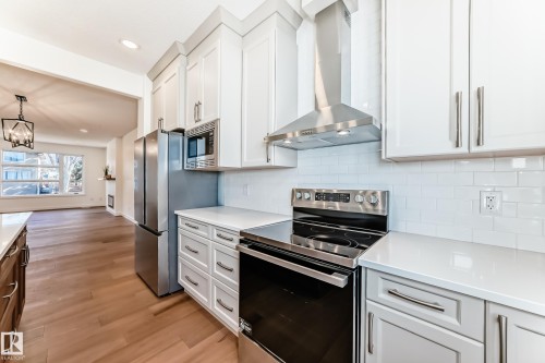 10721 70 Avenue, Edmonton, AB - Indoor Photo Showing Kitchen