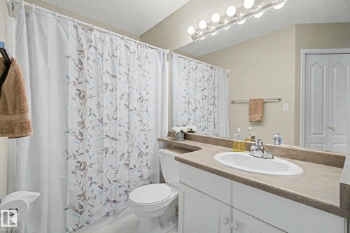 11732 10 Avenue Nw, Edmonton, AB - Indoor Photo Showing Bathroom
