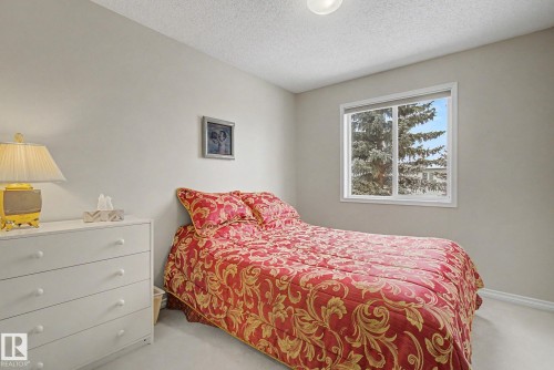 11732 10 Avenue Nw, Edmonton, AB - Indoor Photo Showing Bedroom