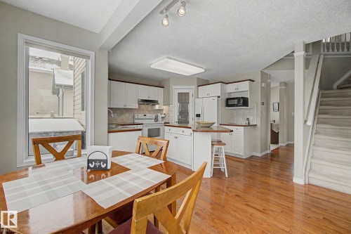 11732 10 Avenue Nw, Edmonton, AB - Indoor Photo Showing Dining Room
