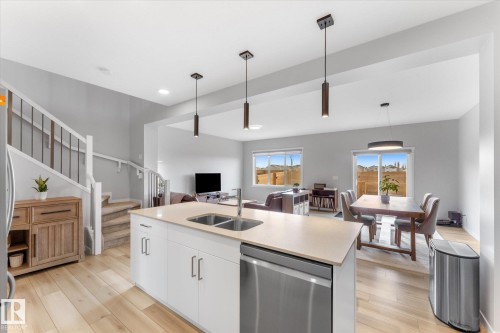 13 Empress Way, Spruce Grove, AB - Indoor Photo Showing Kitchen With Double Sink