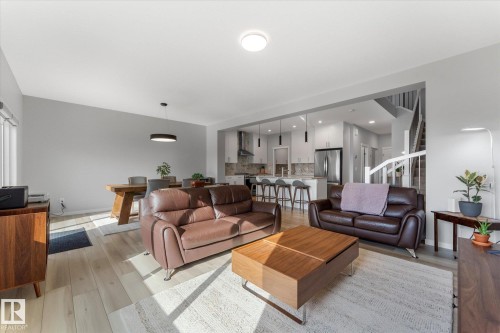 13 Empress Way, Spruce Grove, AB - Indoor Photo Showing Living Room