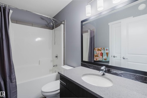 22603 98 Avenue, Edmonton, AB - Indoor Photo Showing Bathroom