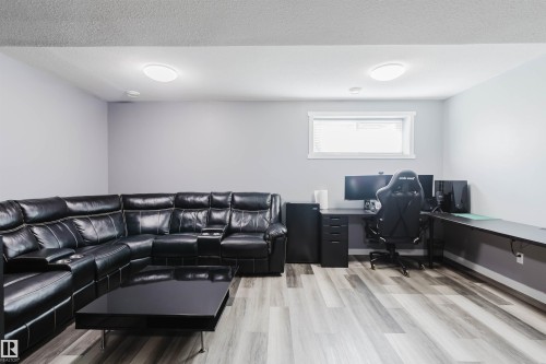 22603 98 Avenue, Edmonton, AB - Indoor