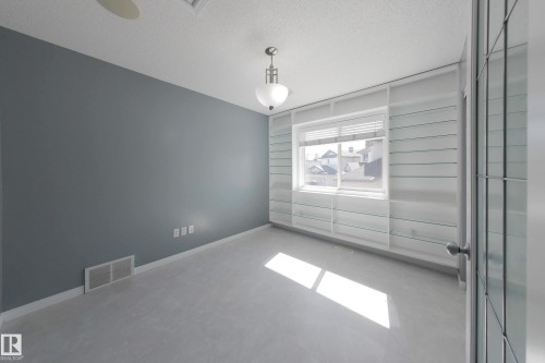 720 87 Street, Edmonton, AB - Indoor Photo Showing Other Room