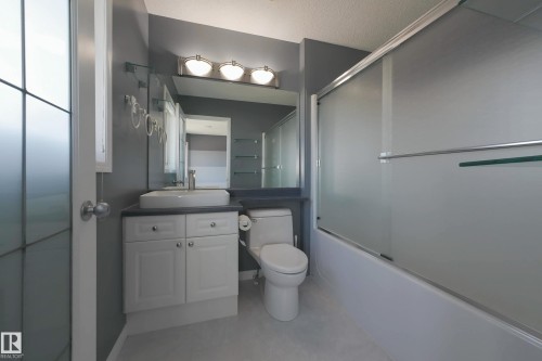 720 87 Street, Edmonton, AB - Indoor Photo Showing Bathroom
