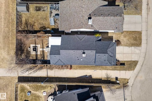 Single-story residence with a dark shingle roof and a covered patio - 720 87 Street, Edmonton, AB - Outdoor
