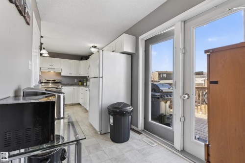 4410 47 Avenue, Cold Lake, AB - Indoor Photo Showing Kitchen