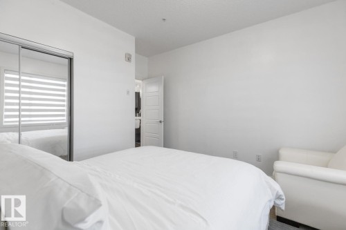 122 320 Ambleside Link Link, Edmonton, AB - Indoor Photo Showing Bedroom