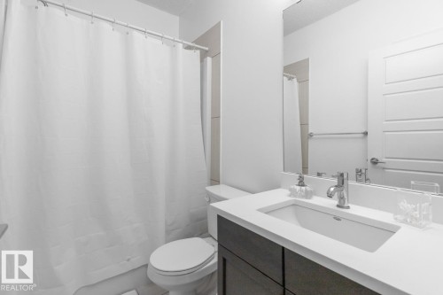 122 320 Ambleside Link Link, Edmonton, AB - Indoor Photo Showing Bathroom