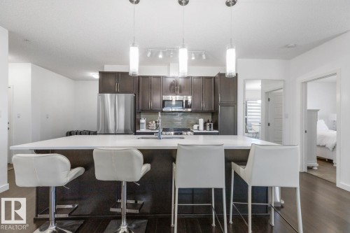 122 320 Ambleside Link Link, Edmonton, AB - Indoor Photo Showing Kitchen With Upgraded Kitchen