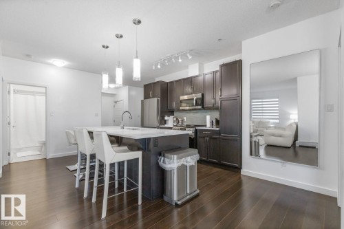 122 320 Ambleside Link Link, Edmonton, AB - Indoor Photo Showing Kitchen With Upgraded Kitchen