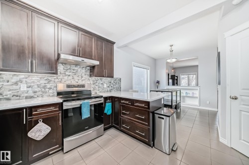 1128 74 Street, Edmonton, AB - Indoor Photo Showing Kitchen With Upgraded Kitchen