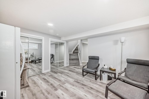1128 74 Street, Edmonton, AB - Indoor