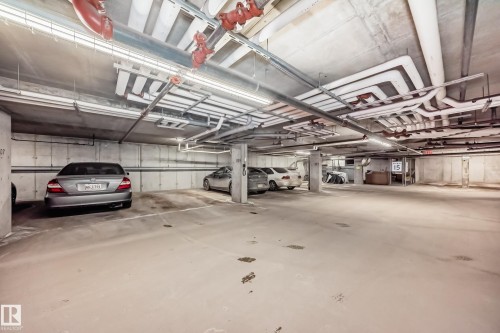 229 6076 Schonsee Way, Edmonton, AB - Indoor Photo Showing Garage