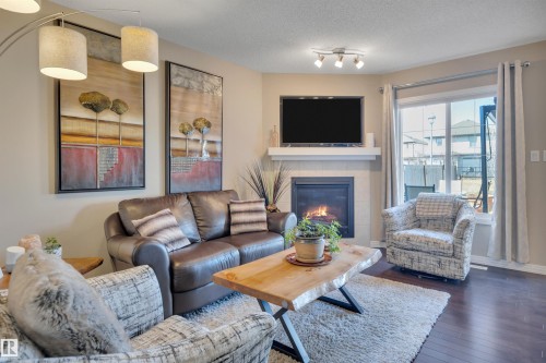 16510 135 Street, Edmonton, AB - Indoor Photo Showing Living Room With Fireplace