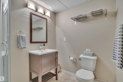 16510 135 Street, Edmonton, AB - Indoor Photo Showing Bathroom